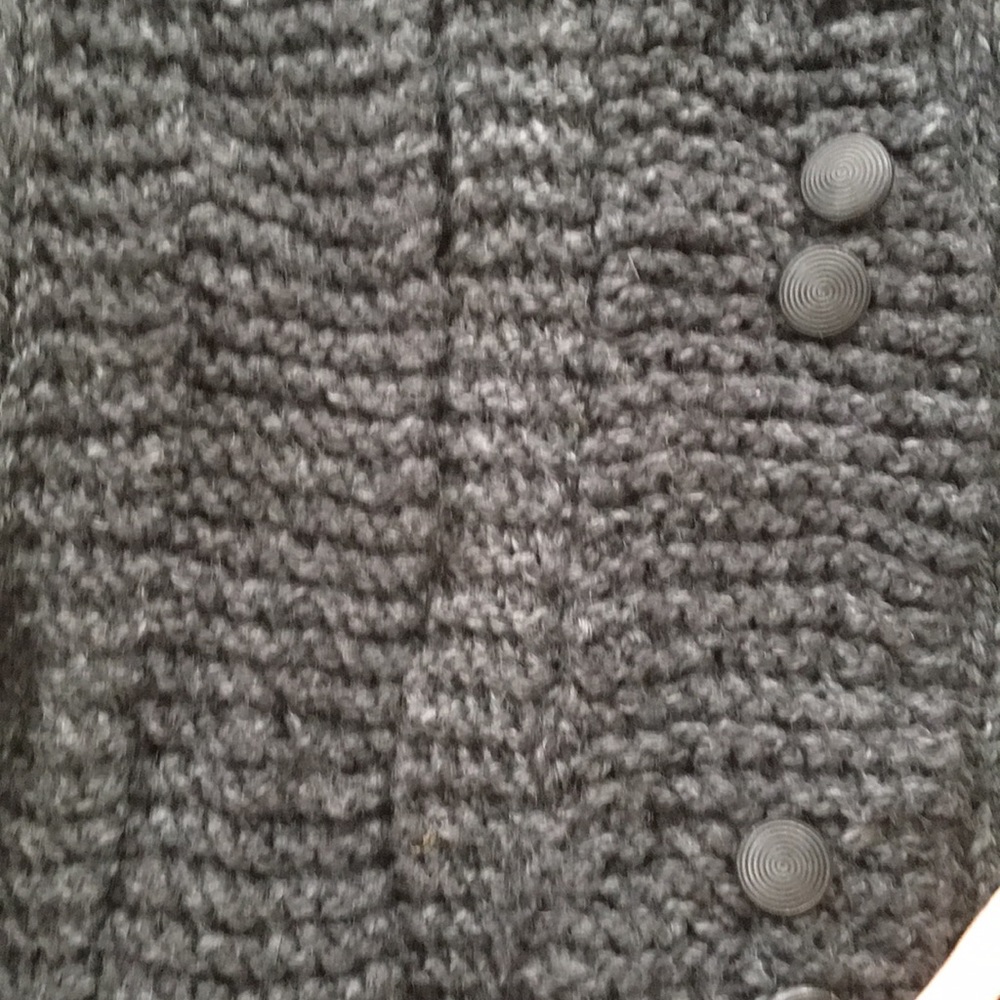 Handmade knit jacket - Picture 2 of 2